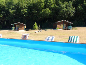 Chalet de 2 chambres avec piscine partagee et jardin amenage a Les Tourettes